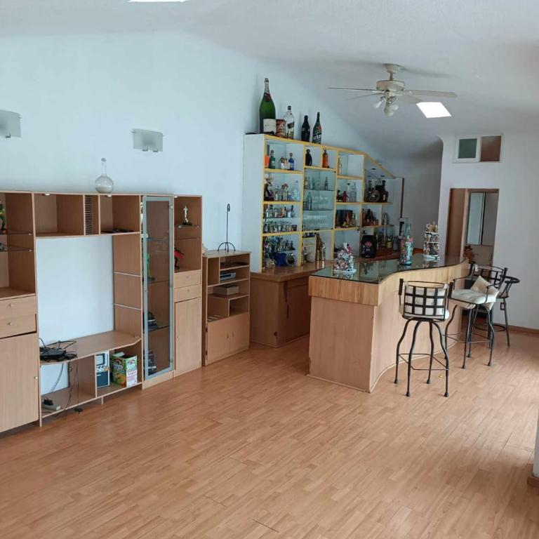 Casa en reina ciudad satelite - Casa con 1 dormitorio - 4