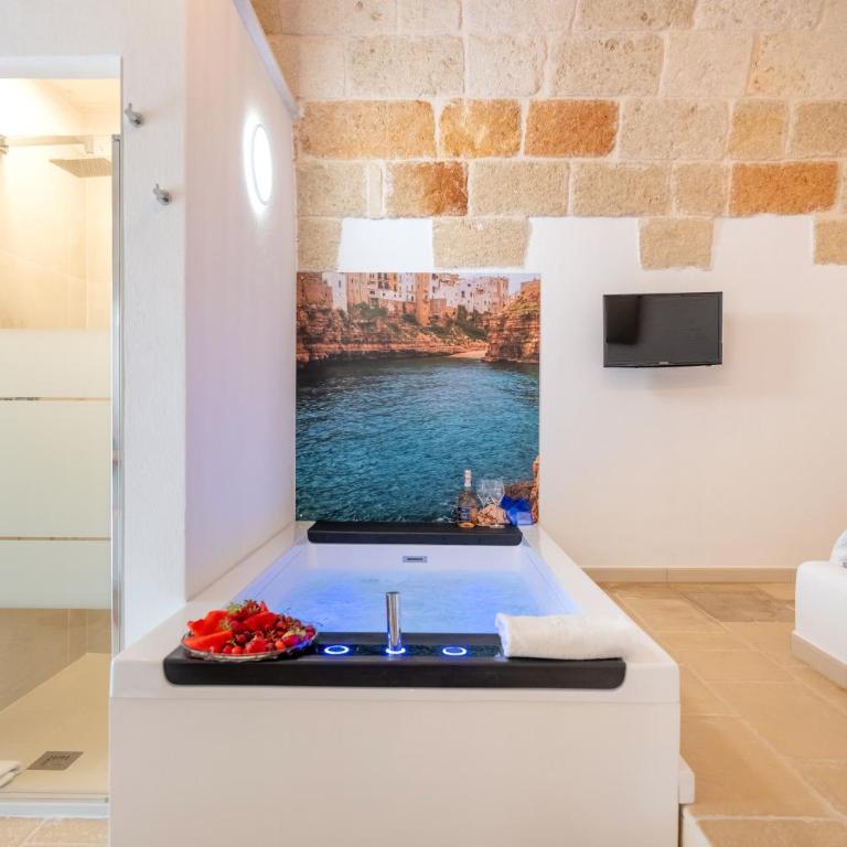 Le Perle di Bà - Suites with Jacuzzi in Polignano - Camera Queen con Vasca Idromassaggio - 13