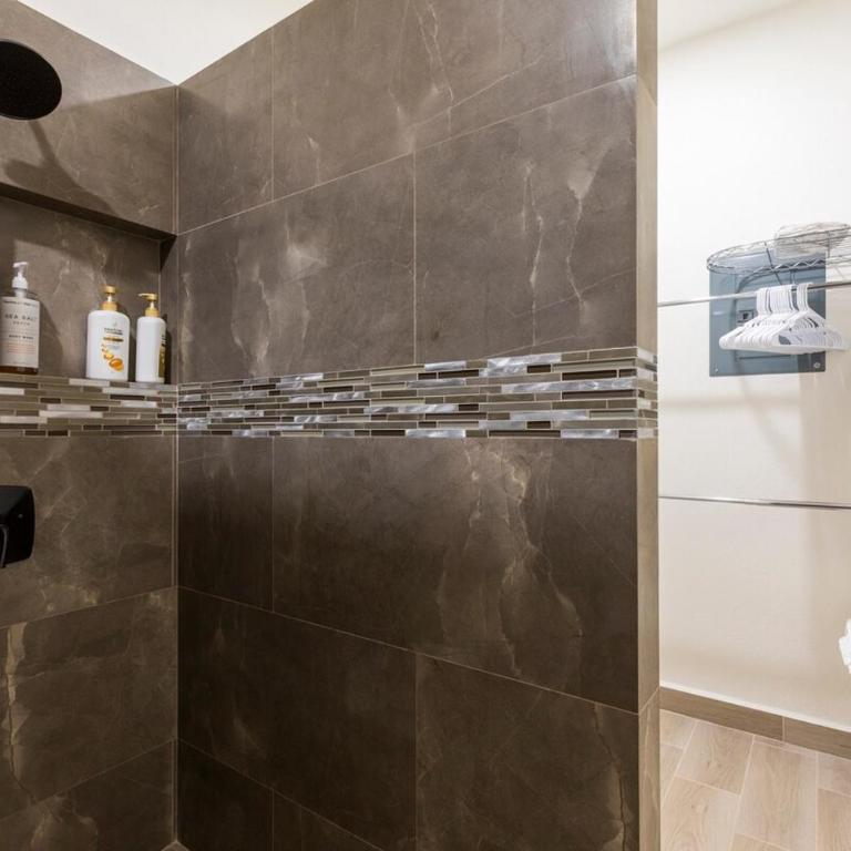 Condominio Rio - Three-Bedroom Apartment - 36