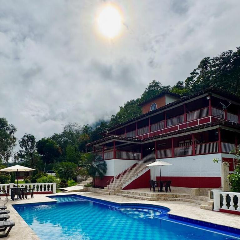 Hacienda San Rafael en Jericó, Antioquia - Eight-Bedroom House - 30