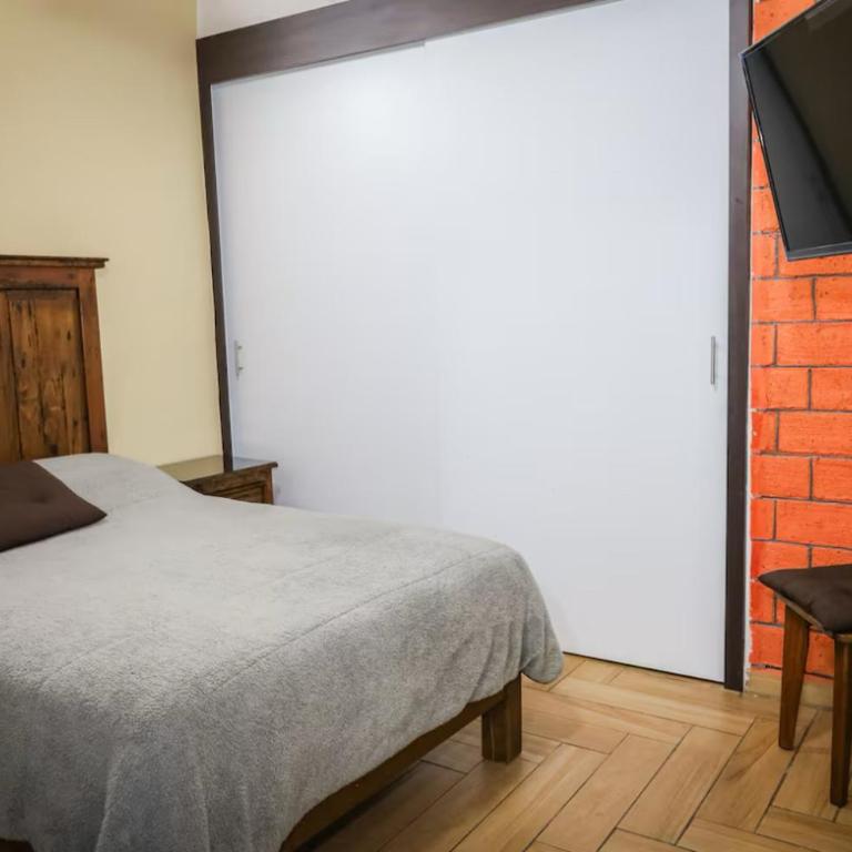Quijote Loft Rentals Moyas - Two-Bedroom Apartment - 10