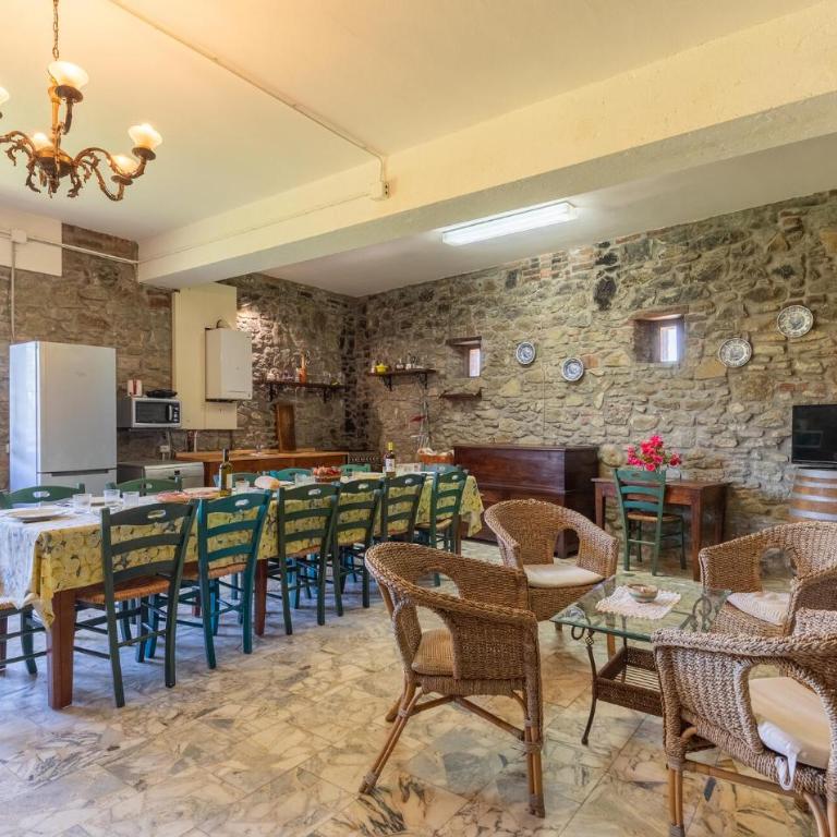 Pet Friendly Home In Cortona With Wifi - Casa Vacanze con 8 Camere - 12