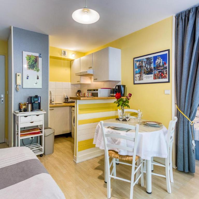 Amazing Apartment In La Rochelle With Wifi - Appartamento con 1 Camera da Letto - 2