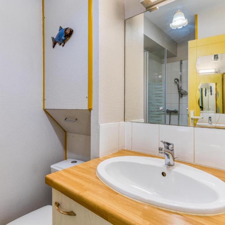 Amazing Apartment In La Rochelle With Wifi - Appartamento con 1 Camera da Letto - 10