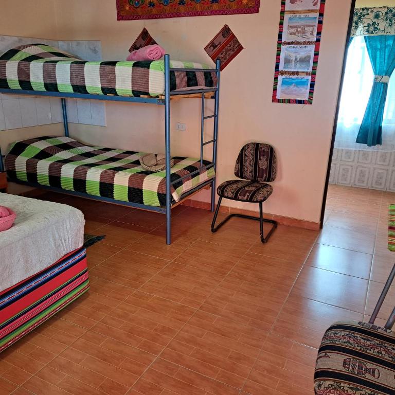 Hostal El Amigo Lucho - Habitación Familiar con baño privado - 4