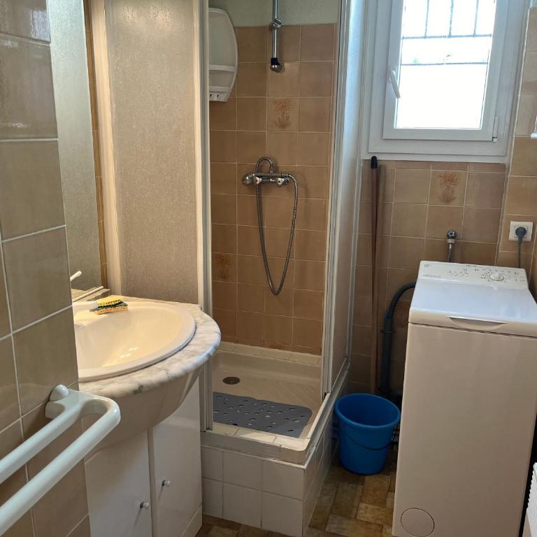 Villa Climatisée 6 Pers - Proche Port & Village - Parking Privé - FR-1-796-88 - Apartment - 17