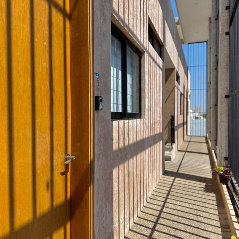 Loft a few blocks from the beach - Two-Bedroom Apartment - 7