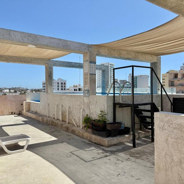 Loft a few blocks from the beach - Two-Bedroom Apartment - 11
