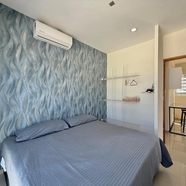Loft a few blocks from the beach - Two-Bedroom Apartment - 13