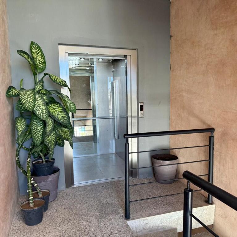 Loft a few blocks from the beach - Two-Bedroom Apartment - 18