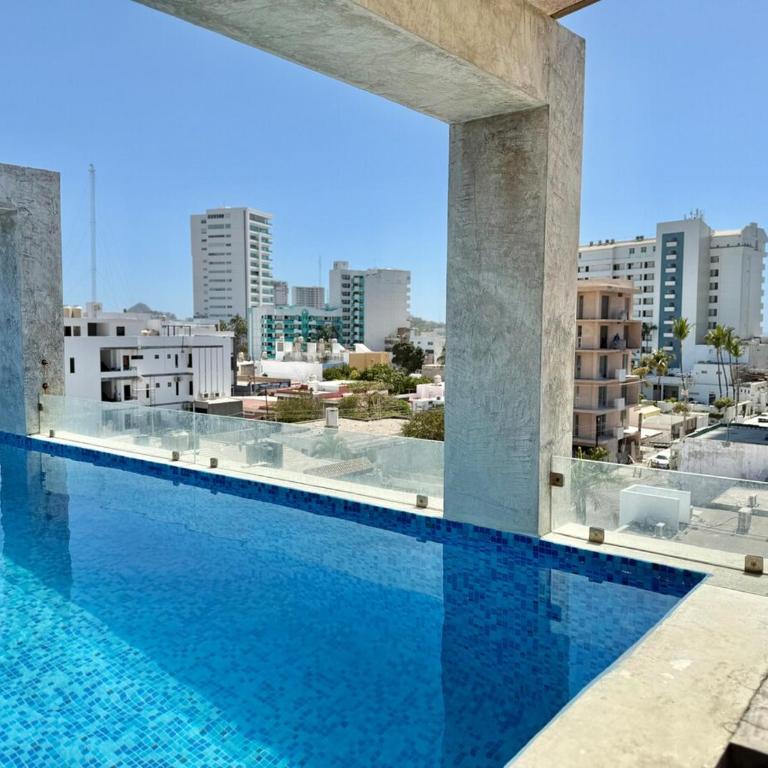 Loft a few blocks from the beach - Two-Bedroom Apartment - 26