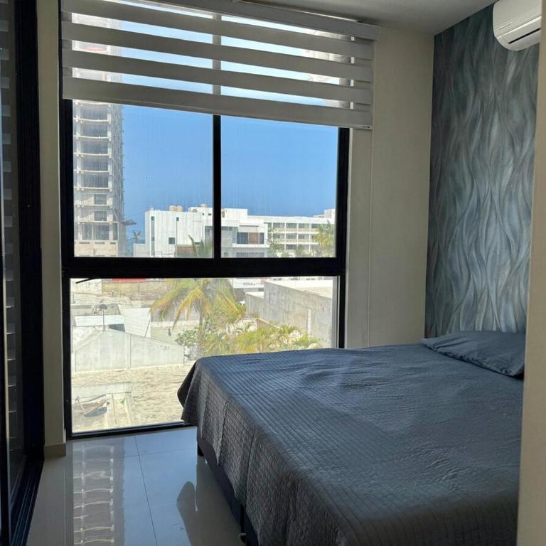 Loft a few blocks from the beach - Two-Bedroom Apartment - 28
