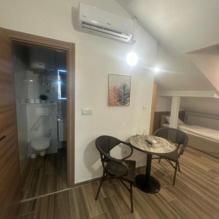 Hotel Piramida Sunca - Deluks Dvokrevetna Soba sa Zasebnim Krevetima - 1