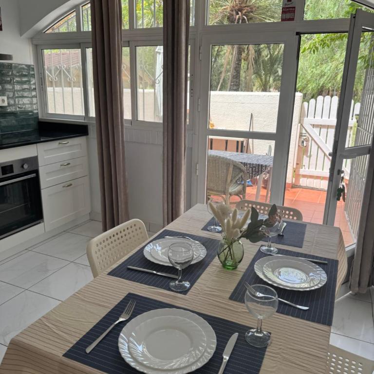 VILLA MARE - 2 beds with balcony, patio and pool and direct park access - Two-Bedroom House - 14