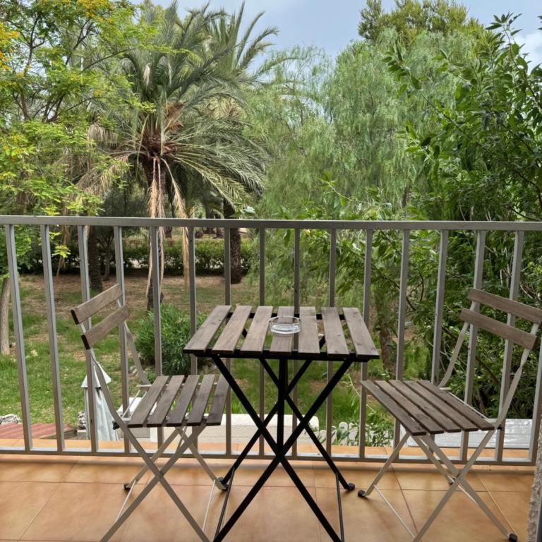 VILLA MARE - 2 beds with balcony, patio and pool and direct park access - Two-Bedroom House - 1