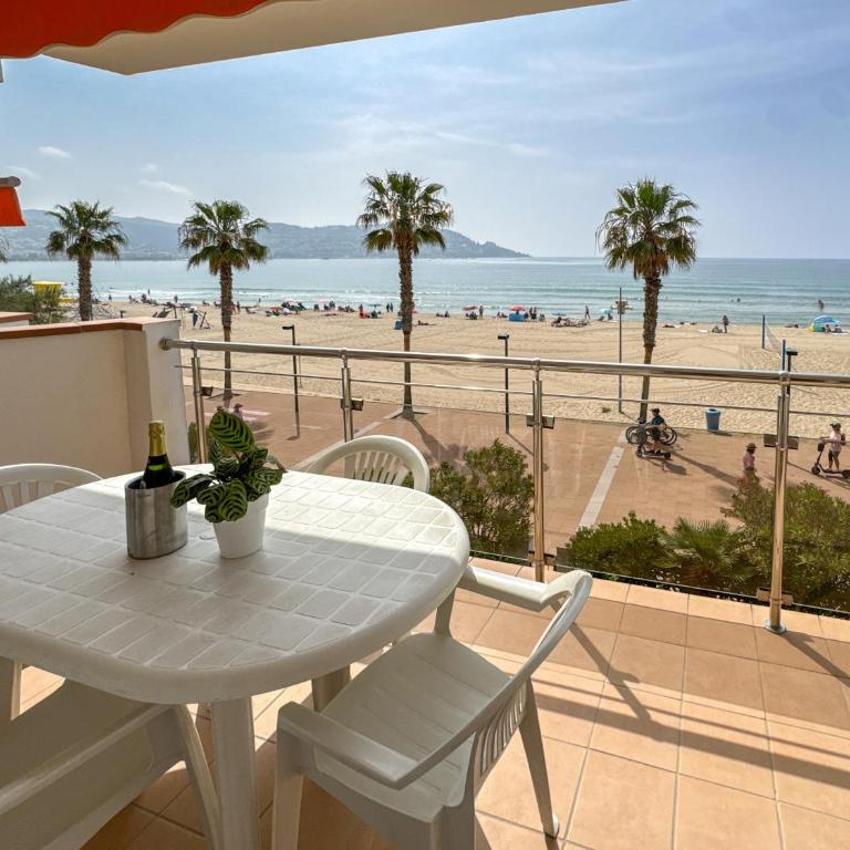 EUROPA 22 - Apartamento con vistas al mar - 1
