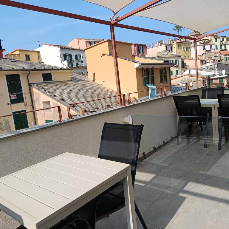 Santa Marta Rooms - Vernazza - Two-Bedroom Suite with Terrace - 7