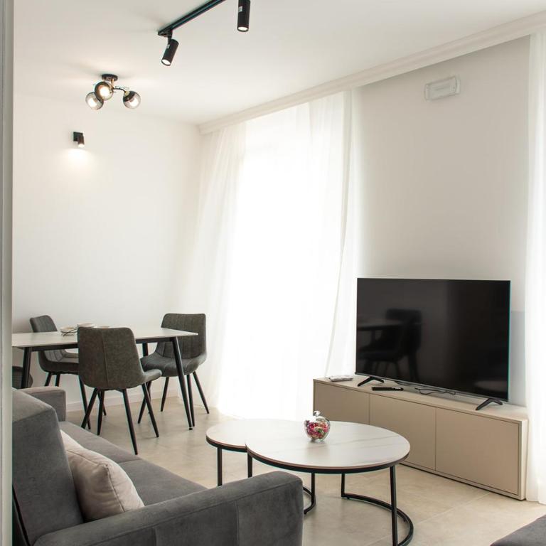 Konzul apartment - Two-Bedroom Apartment with View - 2