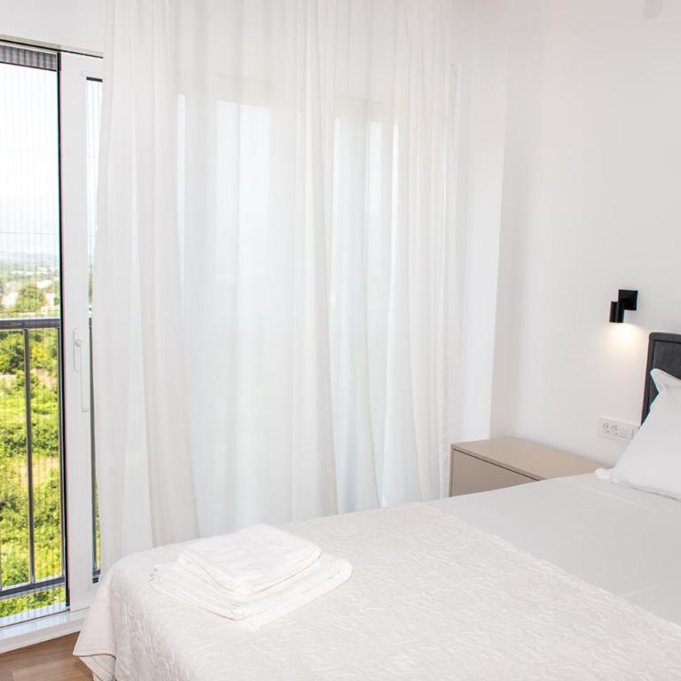 Konzul apartment - Two-Bedroom Apartment with Sea View - 10