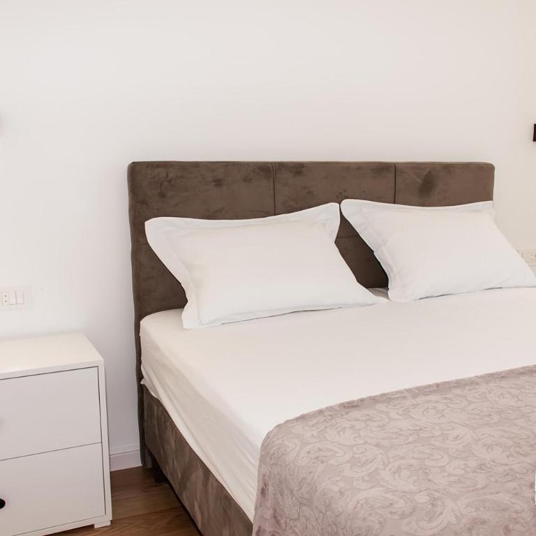 Konzul apartment - Two-Bedroom Apartment with Sea View - 12