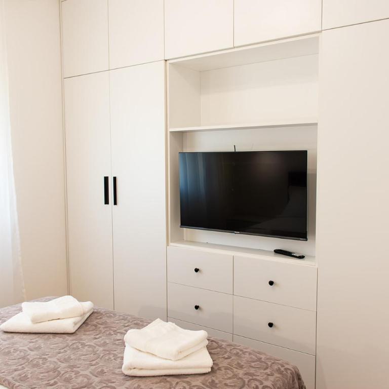 Konzul apartment - Two-Bedroom Apartment with Sea View - 15