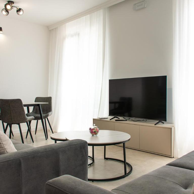 Konzul apartment - Two-Bedroom Apartment with View - 21