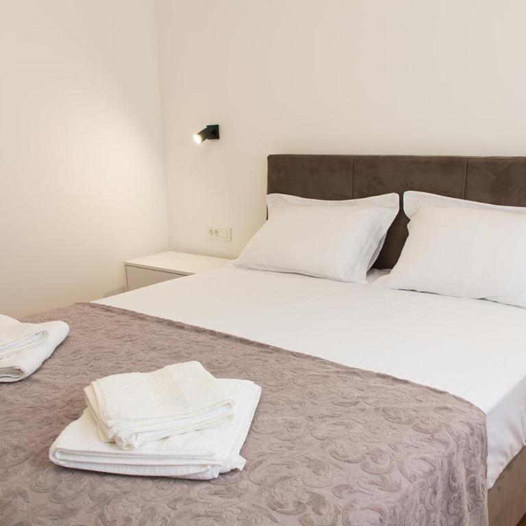 Konzul apartment - Two-Bedroom Apartment with Sea View - 27