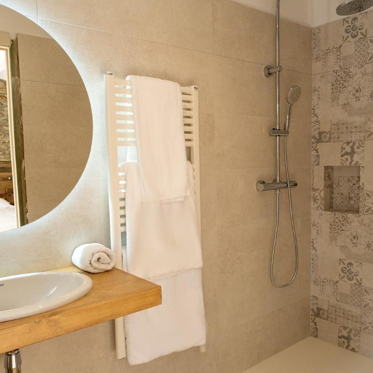 Cal Marrufès - Habitación adaptada para personas con movilidad reducida - Cama grande - 1
