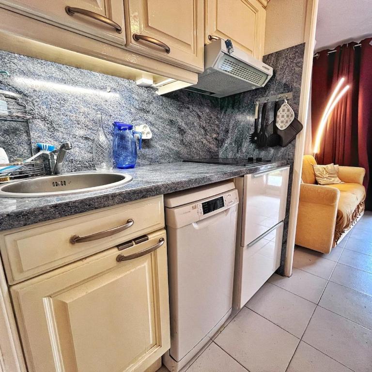 Rez de jardin privatif à 150m de la mer - Appartement 1 Chambre - 2