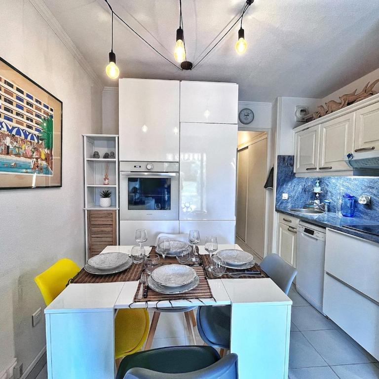 Rez de jardin privatif à 150m de la mer - Appartement 1 Chambre - 11