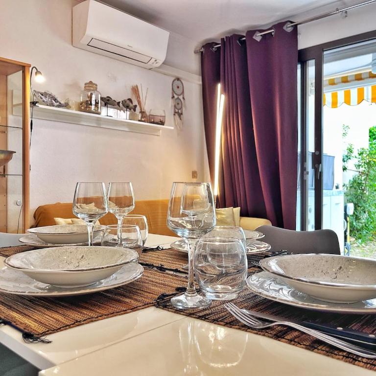 Rez de jardin privatif à 150m de la mer - Appartement 1 Chambre - 13