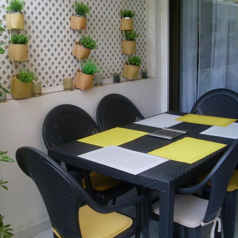 Rez de jardin privatif à 150m de la mer - Appartement 1 Chambre - 34