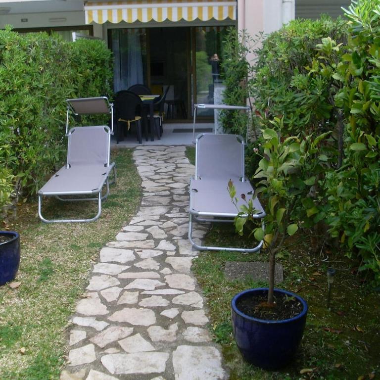 Rez de jardin privatif à 150m de la mer - Appartement 1 Chambre - 37