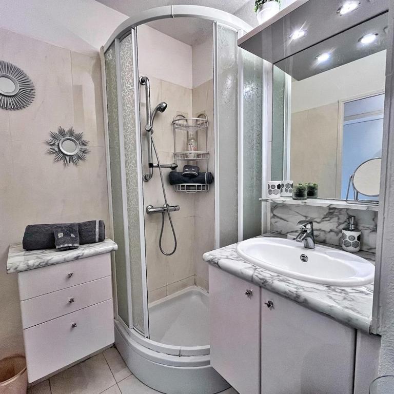 Rez de jardin privatif à 150m de la mer - Appartement 1 Chambre - 38