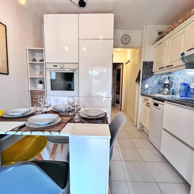 Rez de jardin privatif à 150m de la mer - Appartement 1 Chambre - 45