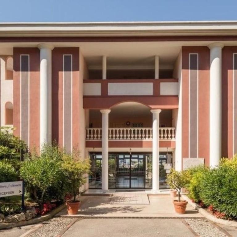 Rez de jardin privatif à 150m de la mer - Appartement 1 Chambre - 48