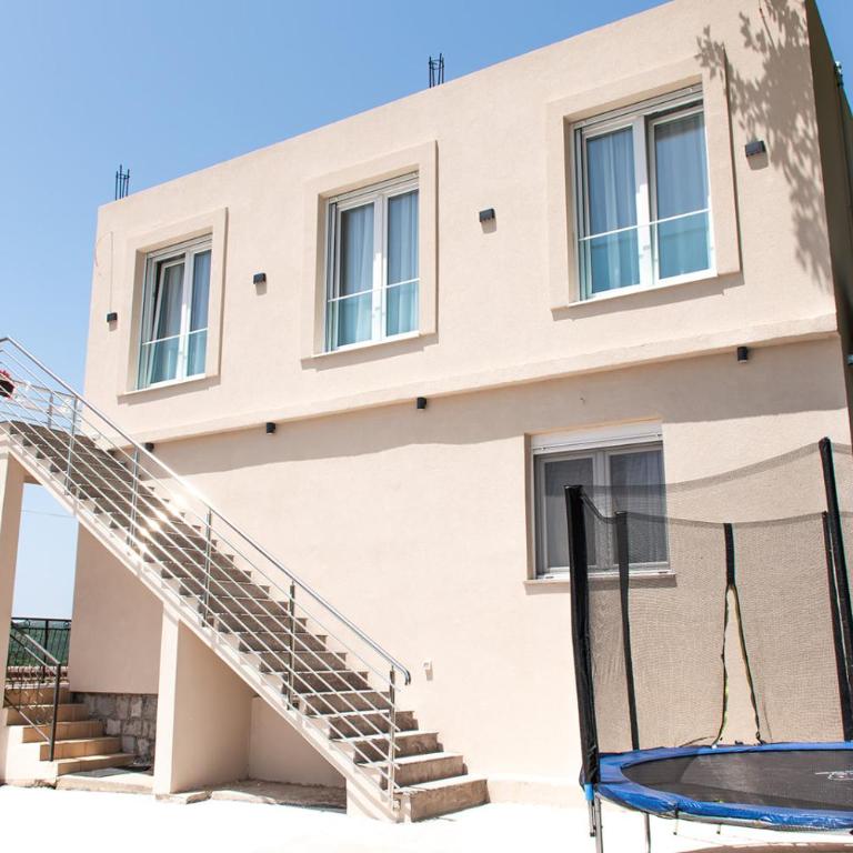 Konzul apartment - Two-Bedroom Apartment with View - 1