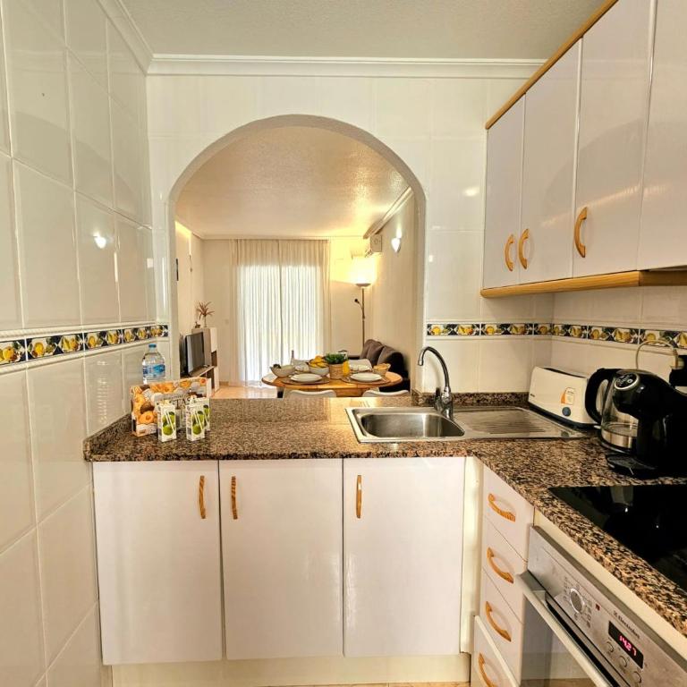 Apartamento con Piscina Centrico - Two-Bedroom Apartment - 12