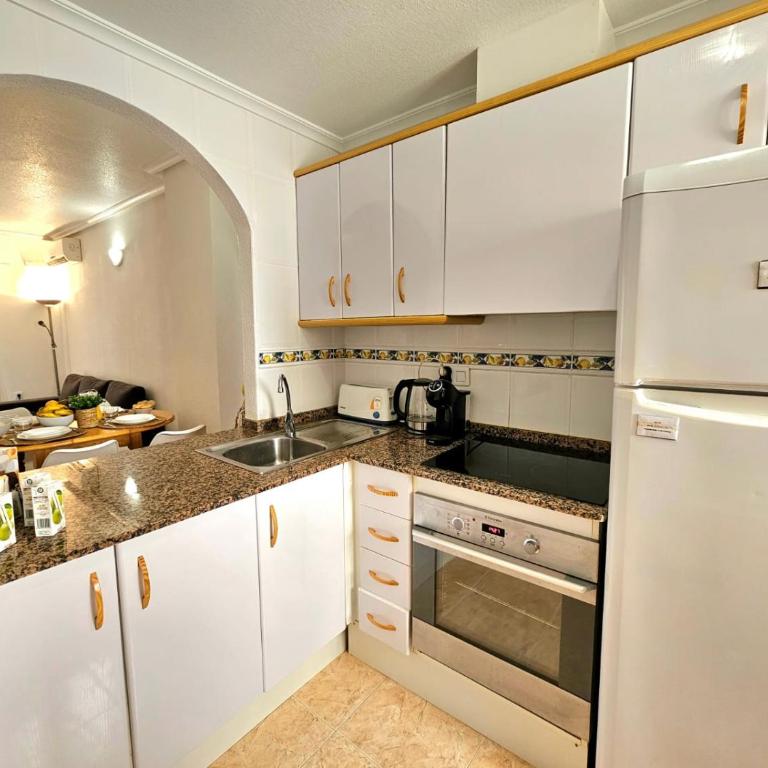 Apartamento con Piscina Centrico - Two-Bedroom Apartment - 11