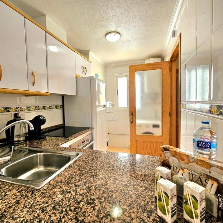 Apartamento con Piscina Centrico - Two-Bedroom Apartment - 13