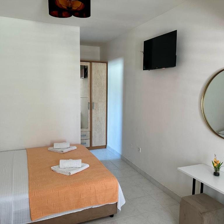 R&A Apartmani Bečići - Četvorokrevetna Soba - 1