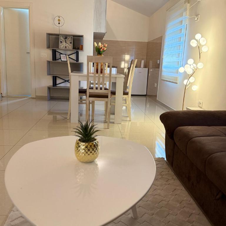 Apartmani Stijepovic - One-Bedroom Apartment - 6