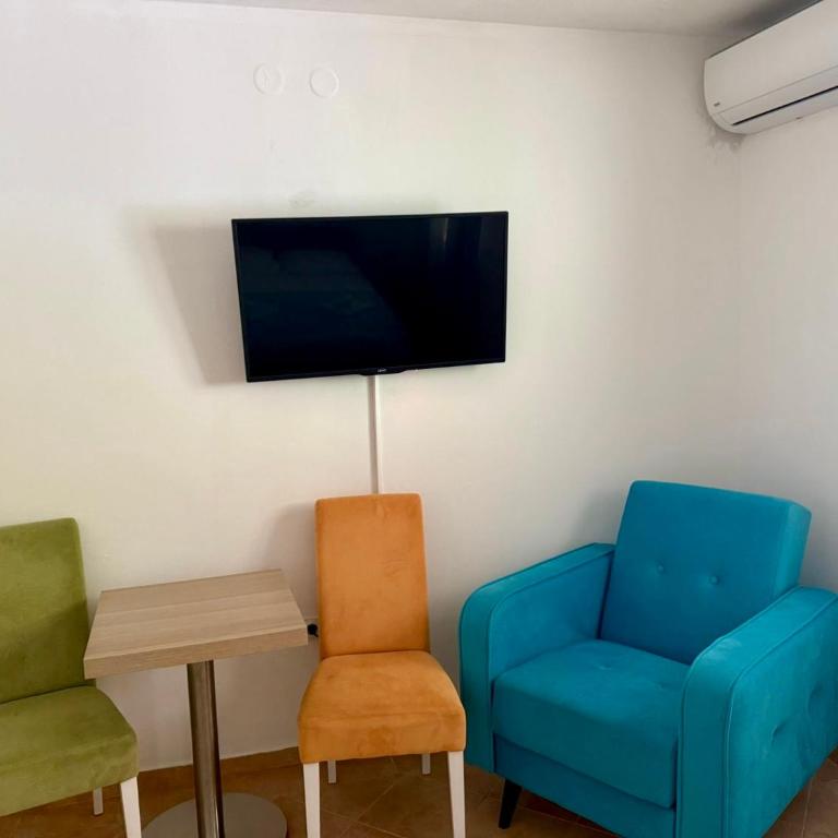 R&A Apartmani Bečići - Studio sa Terasom - 4