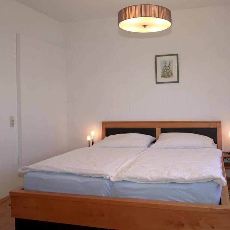 Ferienwohnungen Enzi - Apartment mit 1 Schlafzimmer und Seeblick - 5