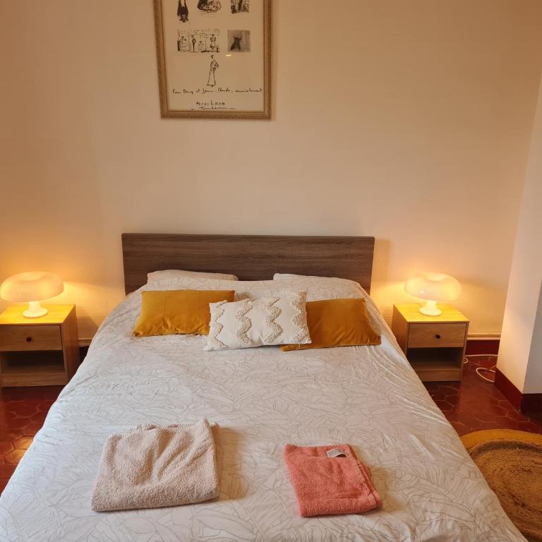 Appartement Duplex nimes centre160m2 climatisation 3 chambres avec parking - Appartamento con Vista Città - 24