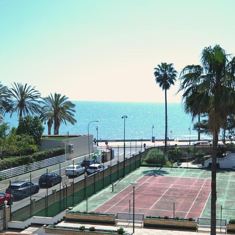 PALM BEACH II Orange Costa - Three-Bedroom Apartment - 2