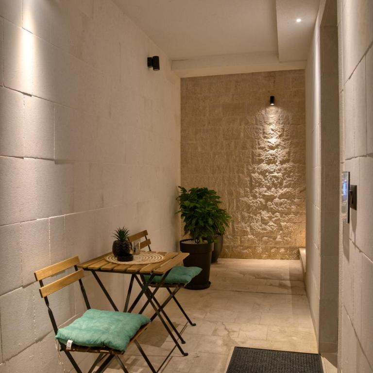 Boutique Hotel R Palazzo - Economy Double Room with Courtyard Entrance - 6
