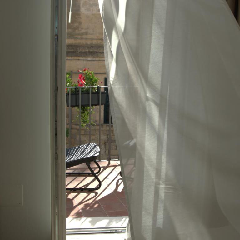 Dimora al Piano - Camera Matrimoniale con Balcone - 5