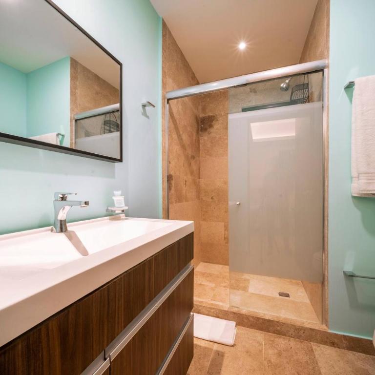 Condo Veronica - Comfortable 2 bedroom with rooftop gym and pool - Two-Bedroom Apartment - 8