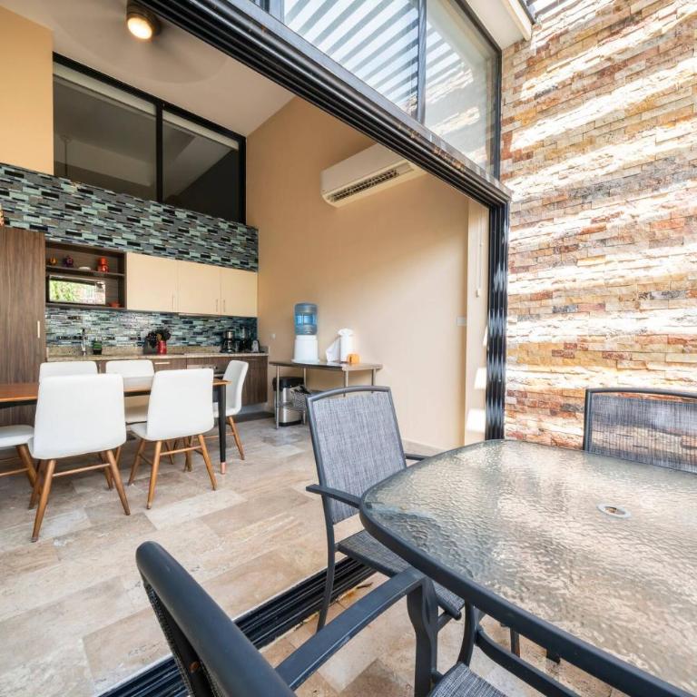 Condo Veronica - Comfortable 2 bedroom with rooftop gym and pool - Two-Bedroom Apartment - 11